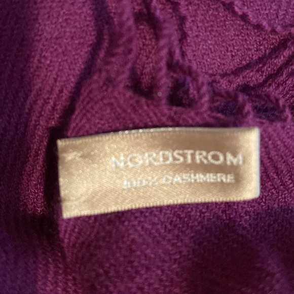 Nordstrom 100% Cashmere wrap - Picture 2 of 2